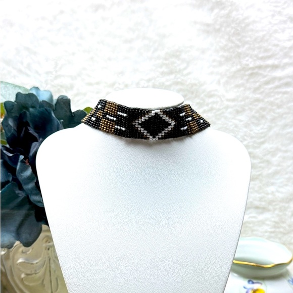 Tribal Style Beaded Choker Necklace - Black, White and gold color - Picture 5 of 8
